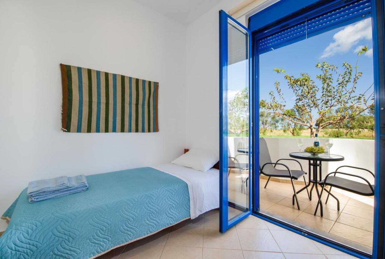 Oasea Villa Tavronitis  Exterior photo