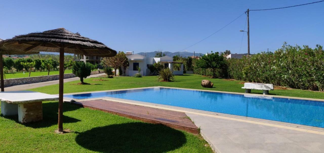 Oasea Villa Tavronitis  Exterior photo